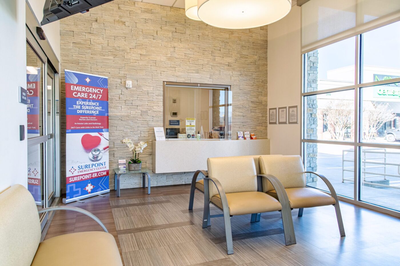 inside waiting room picture of Surepoint Emergency Centers in Denton, TX