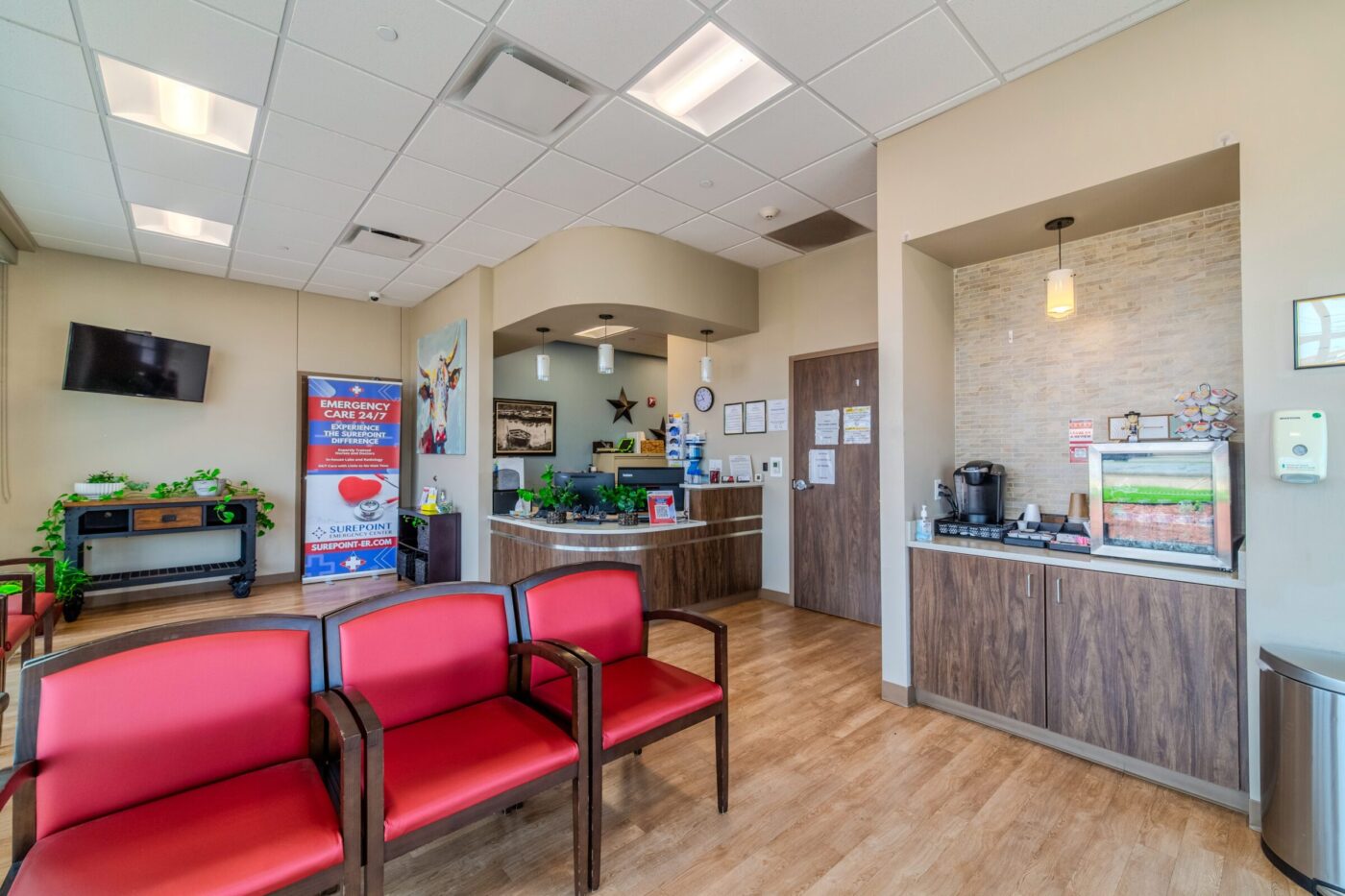 inside waiting room picture of Surepoint Emergency Centers in Stephenville, TX
